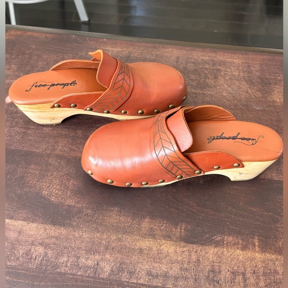 Free People Chloe Leather Clogs - Picture 7 of 13